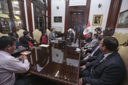 Pedro Castillo sostuvo reunión con representantes de partidos políticos